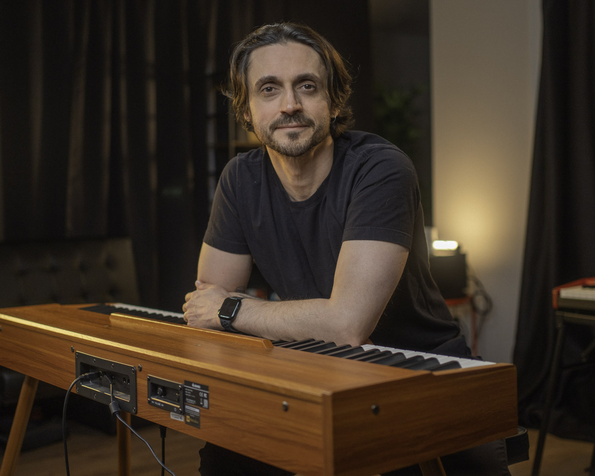 Milo Andreo — professor de teclado e piano
