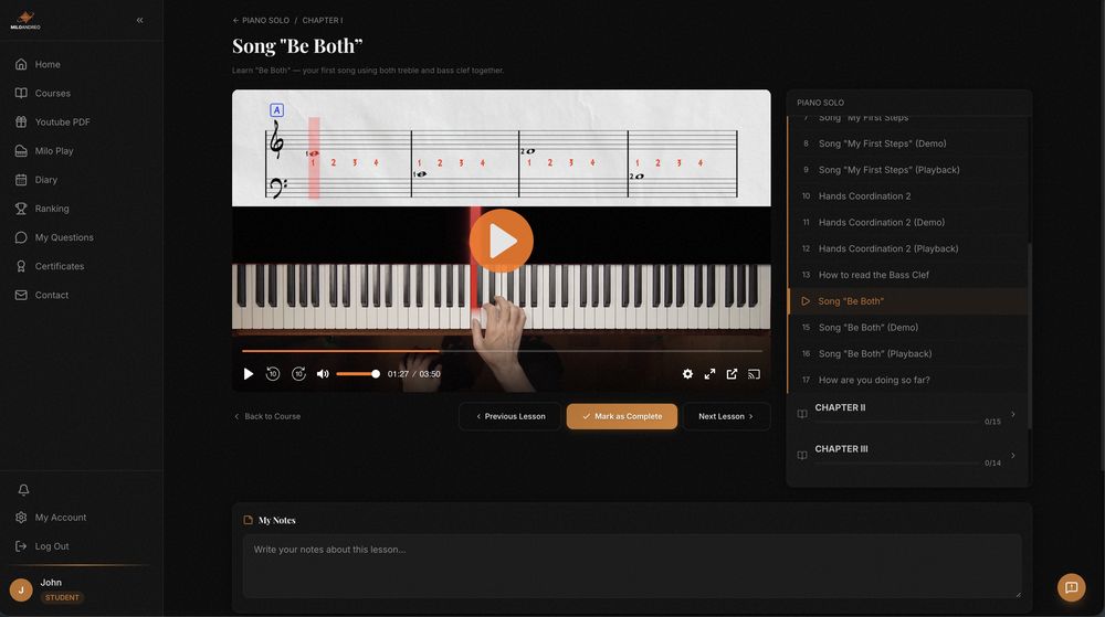Aula da plataforma — partitura sincronizada com a visão do teclado de cima